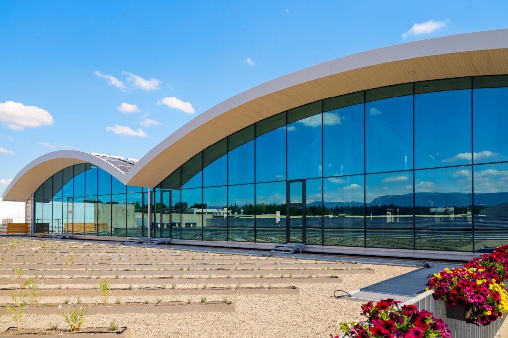 Fenaco, Bätterkinden – Metall- und Glasbau in moderner Architektur